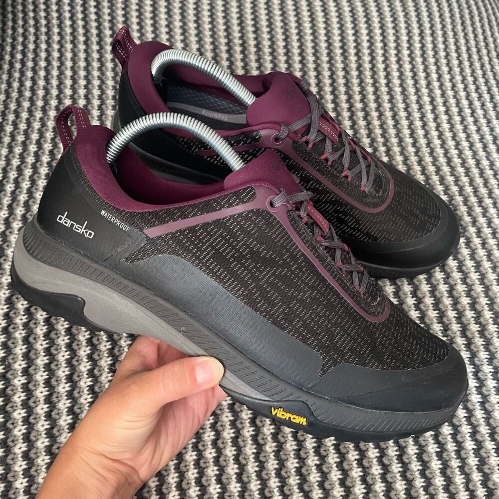 Dansko Makayla Black Vibram Waterproof Sneakers women’s shoe size 10.5-11 (41)